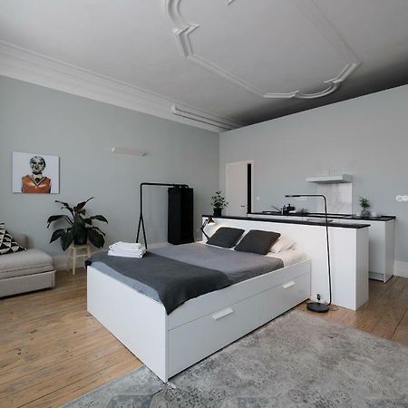 Baixa24 •P2R• Bright Apt In Vibrant Downtown Porto Kültér fotó