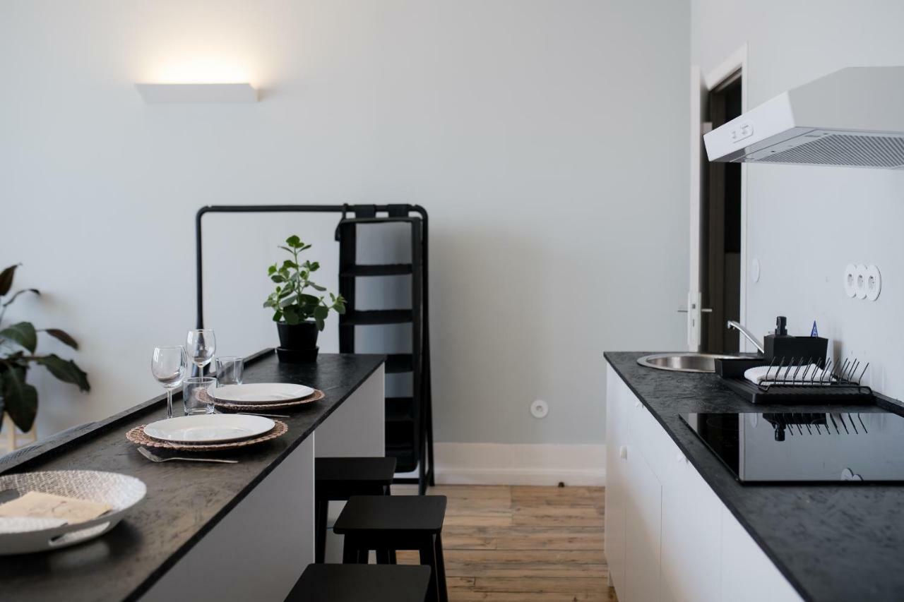 Baixa24 •P2R• Bright Apt In Vibrant Downtown Porto Kültér fotó